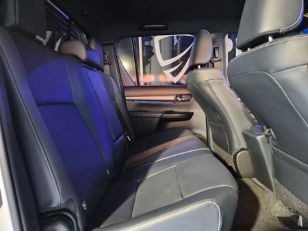 2023-Toyota-Hilux-28-GD-6-Raised-Body-Legend-4x4-Auto-Double-Cab_19