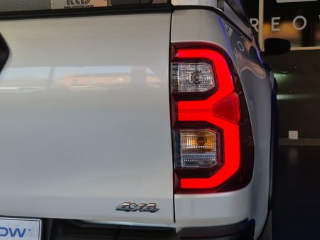 2023-Toyota-Hilux-28-GD-6-Raised-Body-Legend-4x4-Auto-Double-Cab_28