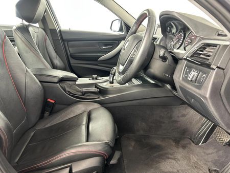 2014-BMW-3-Series-328i-M-Sport-Auto_9