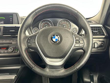 2014-BMW-3-Series-328i-M-Sport-Auto_12