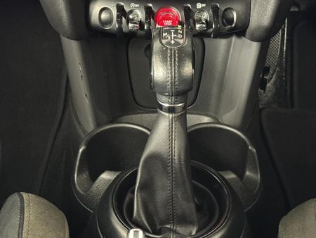 2016-MINI-Hatch-Cooper-Auto_9