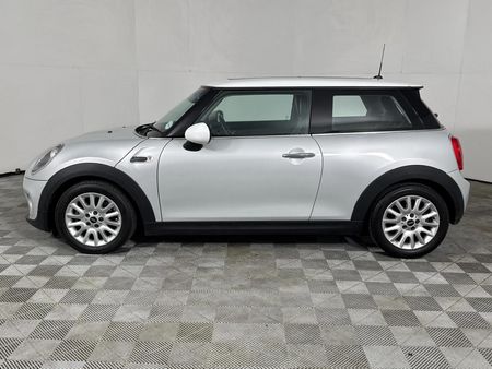 2016-MINI-Hatch-Cooper-Auto_17