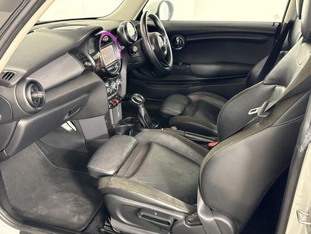 2016-MINI-Hatch-Cooper-Auto_7
