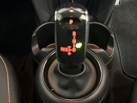 2019-MINI-Hatch-One-15T-Auto_8