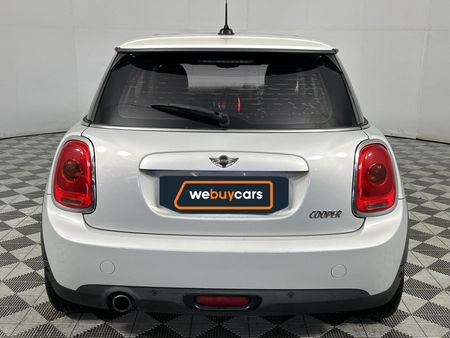 2015-MINI-Hatch-Cooper_17