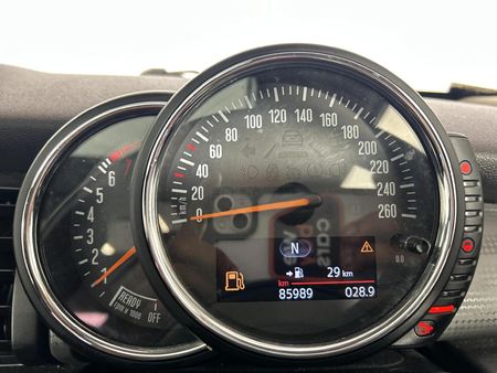 2015-MINI-Hatch-Cooper_2