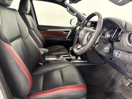 2024-Toyota-Fortuner-28-GD-6-RB-Auto_9