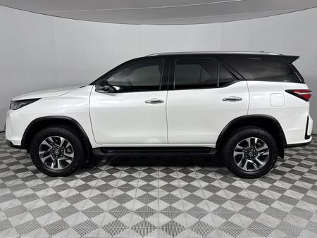 2024-Toyota-Fortuner-28-GD-6-RB-Auto_19