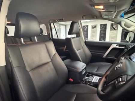 2023-Toyota-Land-Cruiser-Prado-28-GD-VX-Auto_9
