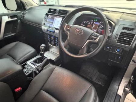 2023-Toyota-Land-Cruiser-Prado-28-GD-VX-Auto_10