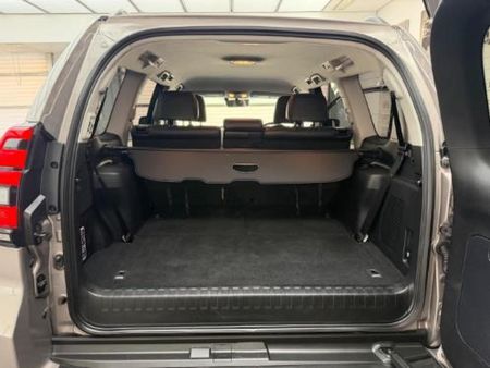 2023-Toyota-Land-Cruiser-Prado-28-GD-VX-Auto_12