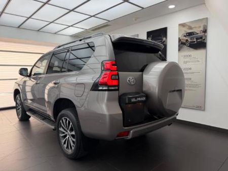 2023-Toyota-Land-Cruiser-Prado-28-GD-VX-Auto_4