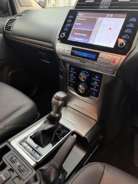 2023-Toyota-Land-Cruiser-Prado-28-GD-VX-Auto_7