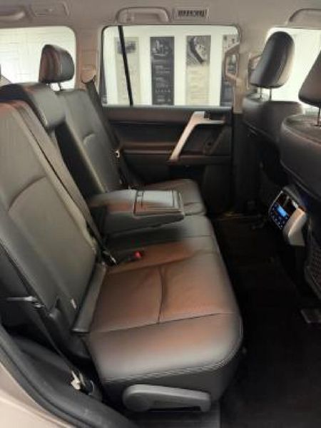 2023-Toyota-Land-Cruiser-Prado-28-GD-VX-Auto_8