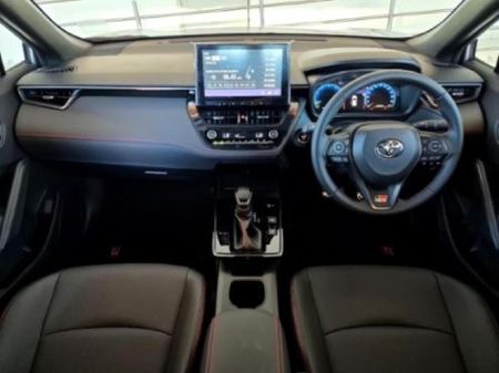 2026-Toyota-Corolla-Cross-18-GR-S_9