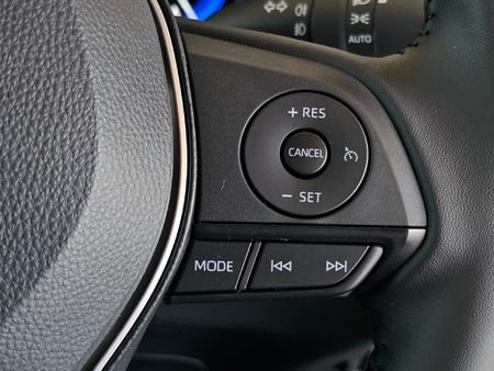2026-Toyota-Corolla-Cross-18-XS_19