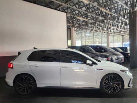 2022-Volkswagen-Golf-8-GTI-20-TSI-Auto_9