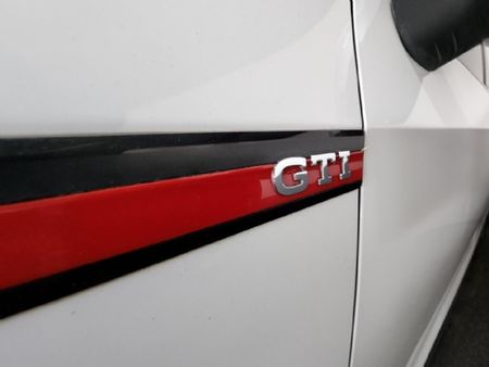 2022-Volkswagen-Golf-8-GTI-20-TSI-Auto_12