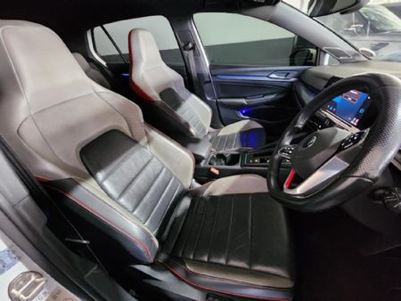 2022-Volkswagen-Golf-8-GTI-20-TSI-Auto_15