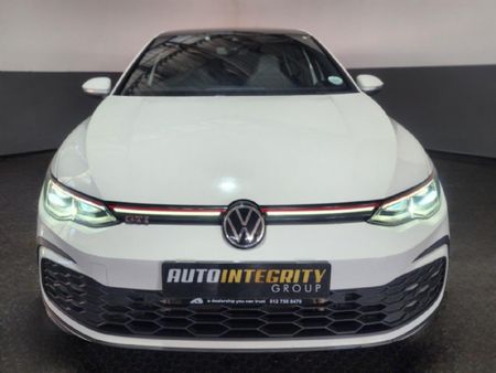 2022-Volkswagen-Golf-8-GTI-20-TSI-Auto_1