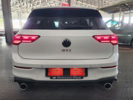 2022-Volkswagen-Golf-8-GTI-20-TSI-Auto_5
