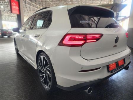 2022-Volkswagen-Golf-8-GTI-20-TSI-Auto_6
