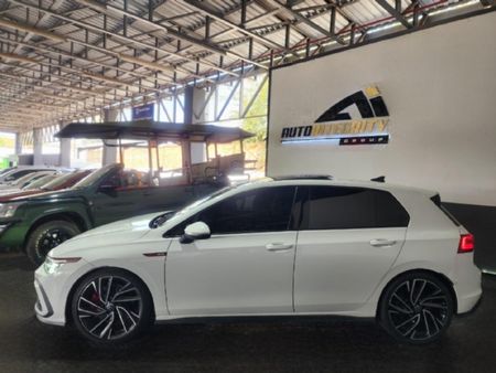 2022-Volkswagen-Golf-8-GTI-20-TSI-Auto_7