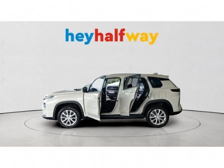 2024-Toyota-Urban-Cruiser-15-XS_10