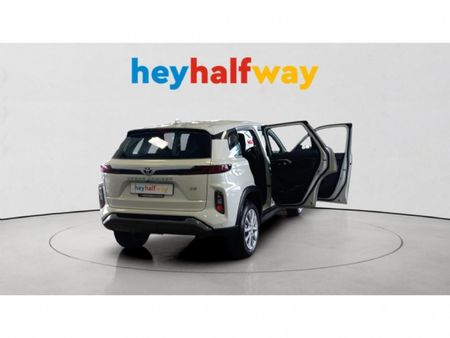 2024-Toyota-Urban-Cruiser-15-XS_15