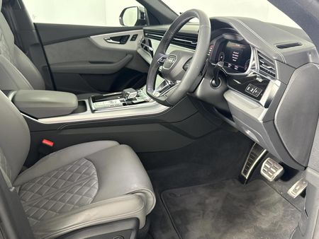 2025-Audi-SQ8-Quattro-Auto-373kw_9