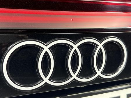 2025-Audi-SQ8-Quattro-Auto-373kw_11