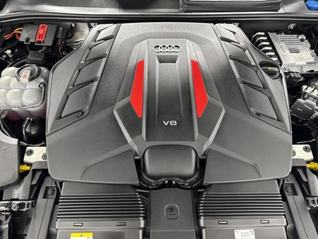 2025-Audi-SQ8-Quattro-Auto-373kw_13