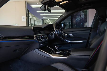 2022-BMW-3-Series-M340i-xDrive-Auto_11