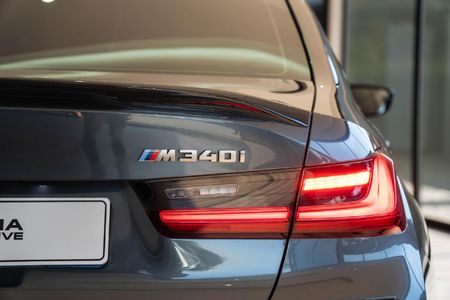 2022-BMW-3-Series-M340i-xDrive-Auto_3