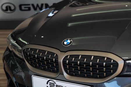 2022-BMW-3-Series-M340i-xDrive-Auto_4