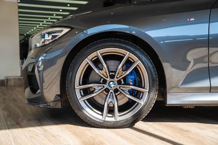 2022-BMW-3-Series-M340i-xDrive-Auto_5