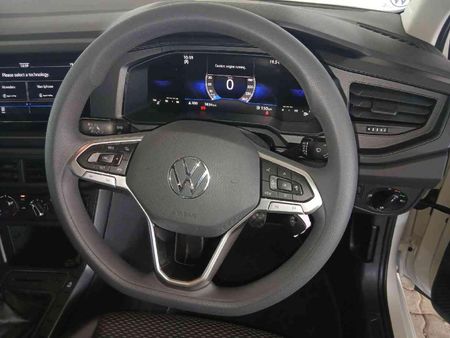 2026-Volkswagen-Polo-10-TSI_9