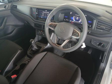2026-Volkswagen-Polo-10-TSI_11