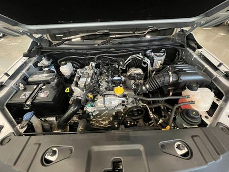 2025-Peugeot-Landtrek-19D-Professional-Single-Cab_11