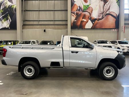 2025-Peugeot-Landtrek-19D-Professional-Single-Cab_1