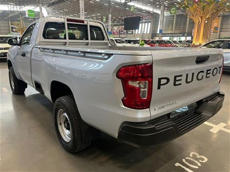 2025-Peugeot-Landtrek-19D-Professional-Single-Cab_4