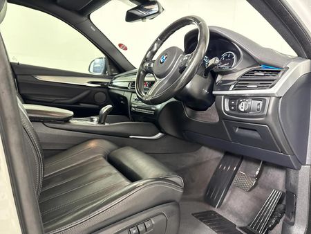 2019-BMW-X6-M50d_9