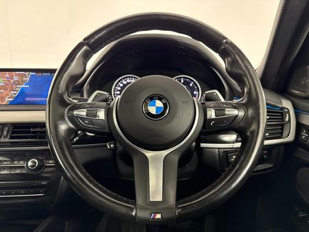 2019-BMW-X6-M50d_13