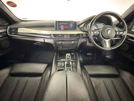 2019-BMW-X6-M50d_1