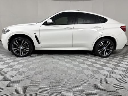 2019-BMW-X6-M50d_21