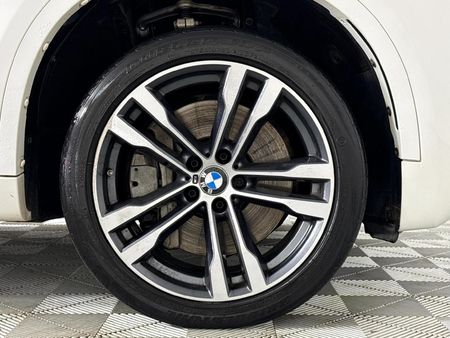 2019-BMW-X6-M50d_5