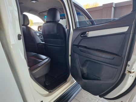 2019-Isuzu-D-Max-300-LX-4x4-Auto-Double-Cab_12
