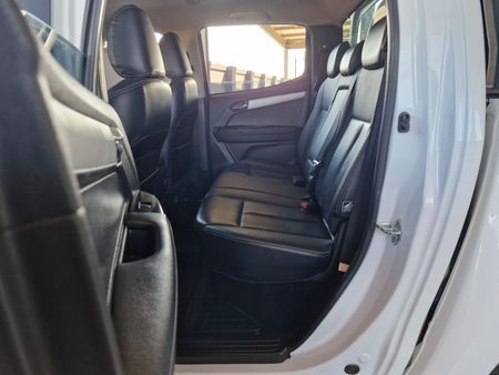 2019-Isuzu-D-Max-300-LX-4x4-Auto-Double-Cab_16