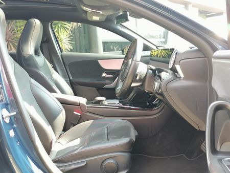 2021-Mercedes-Benz-A-Class-A-200-AMG-LINE-AUTO_4