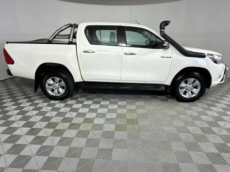 2017-Toyota-Hilux-28-GD-6-Raider-4x4-Double-Cab_14